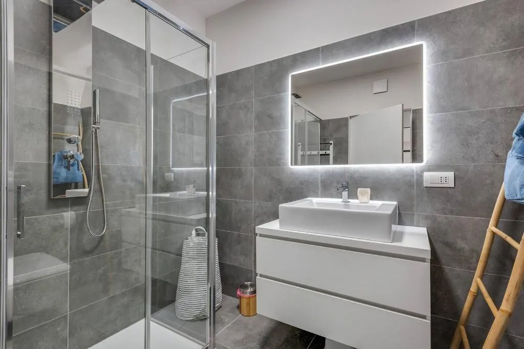 Easylife - Modern And Spacious Apt In Fiera City Life Milan Italy